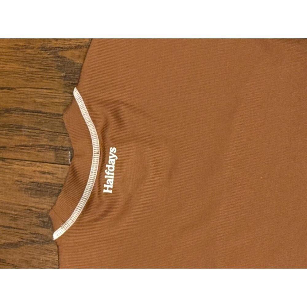 $65 Halfdays Womens Mollie Performance Short Sleeve T-Shirt Brown Stretch Size S - Picture 6 of 7